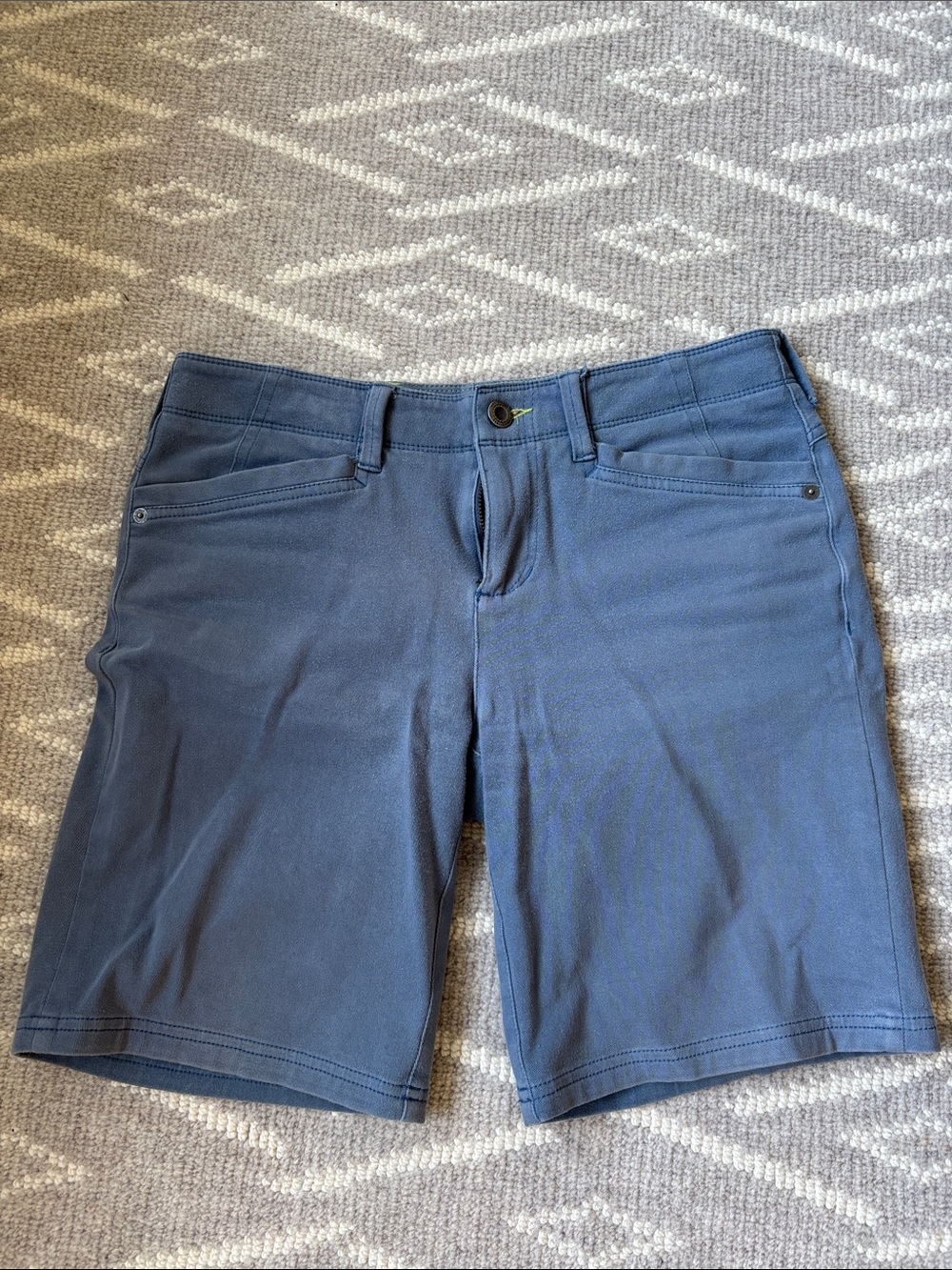 Orvis shorts 8.5” inseam size 4